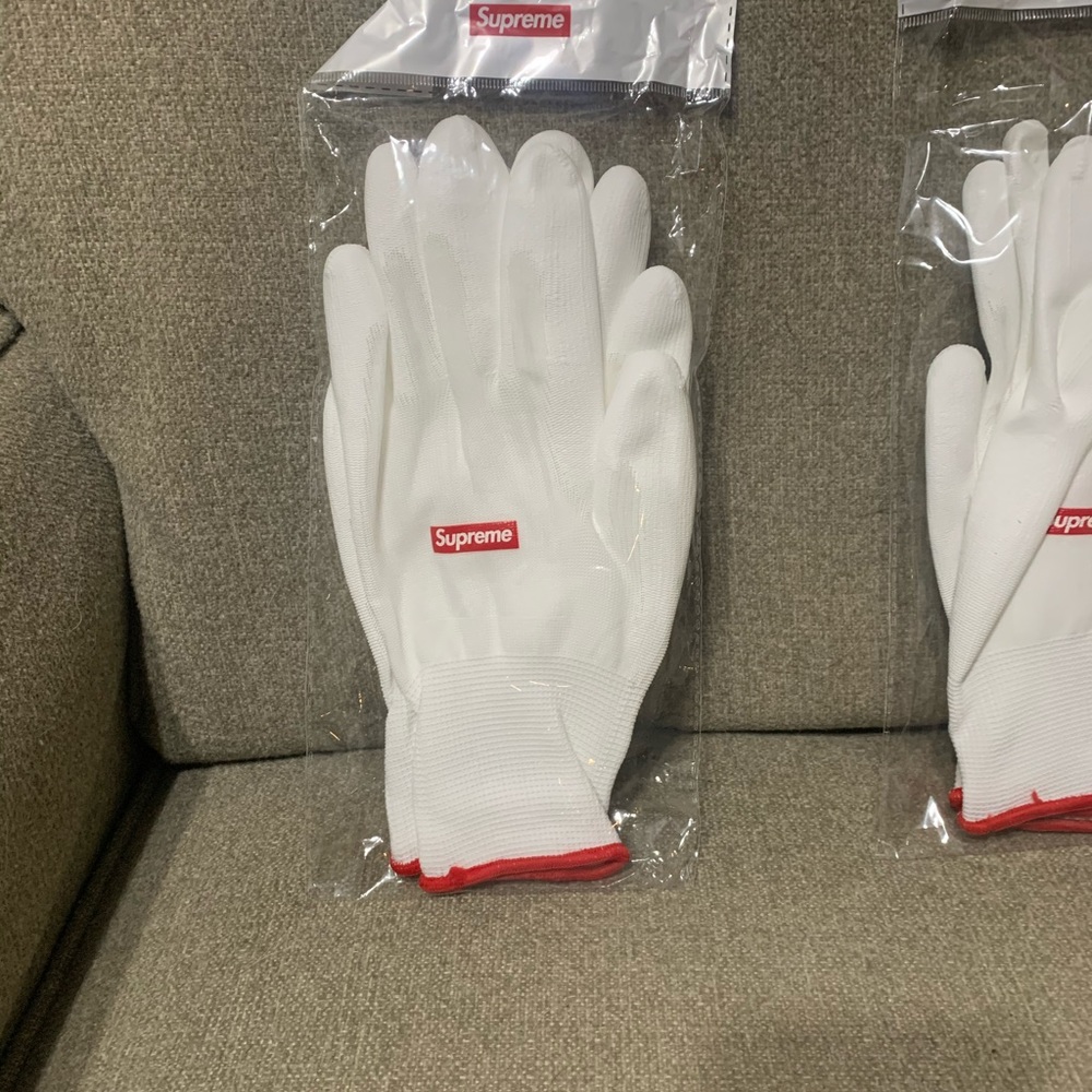 Supreme Rubberized Gloves FW2020